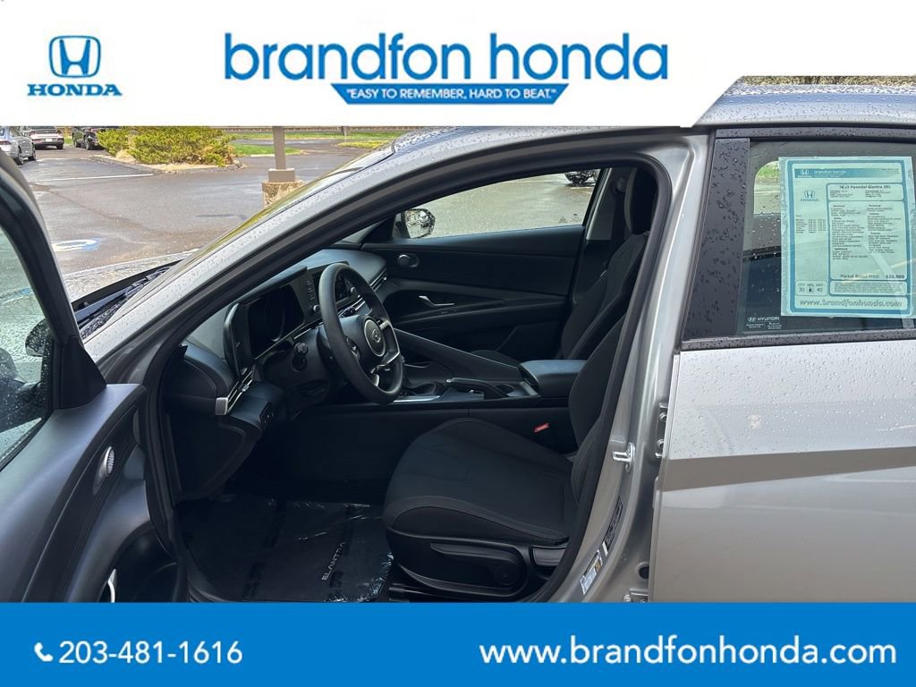 Used 2023 Hyundai Elantra SEL image 21