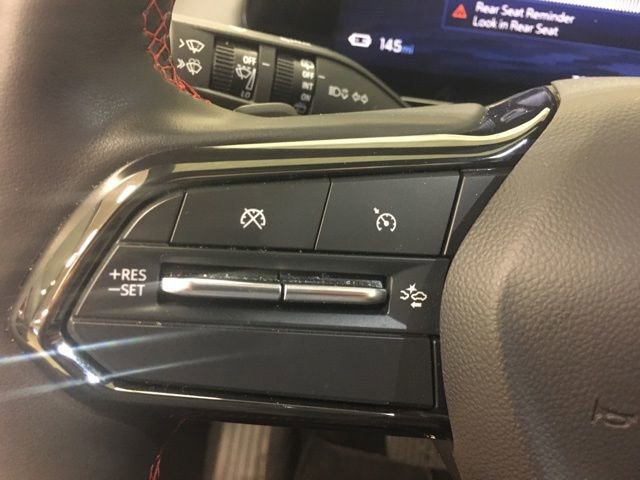 Used 2024 Chevrolet Equinox EV RS image 29