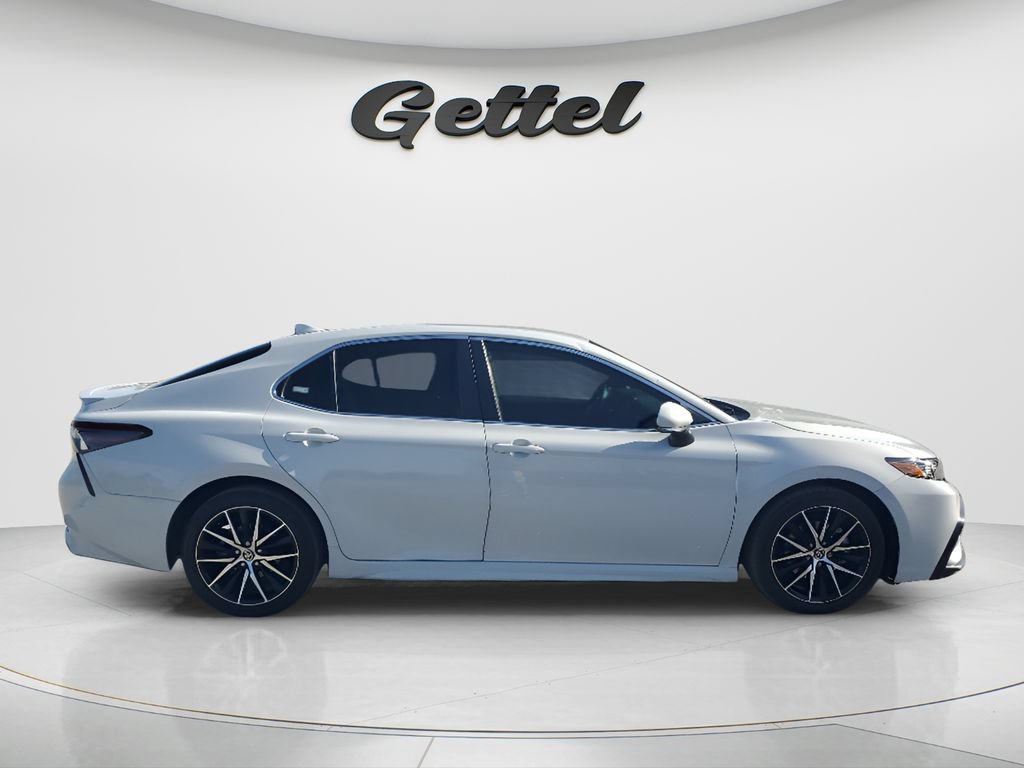 Used 2023 Toyota Camry SE w/ Convenience Package FWD image 4