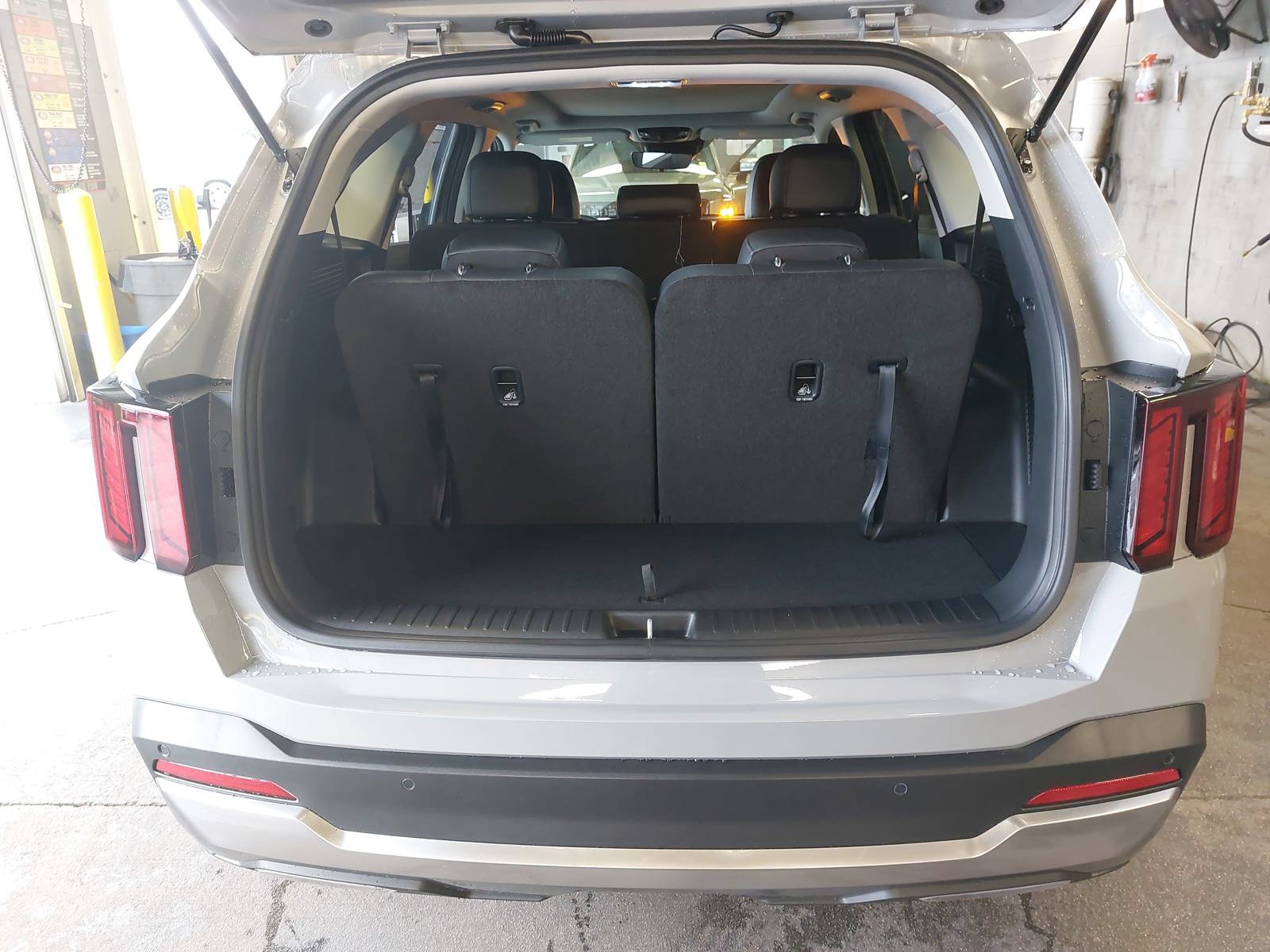 New 2026 Kia Sorento S w/ S Panoramic Sunroof Package FWD image 13