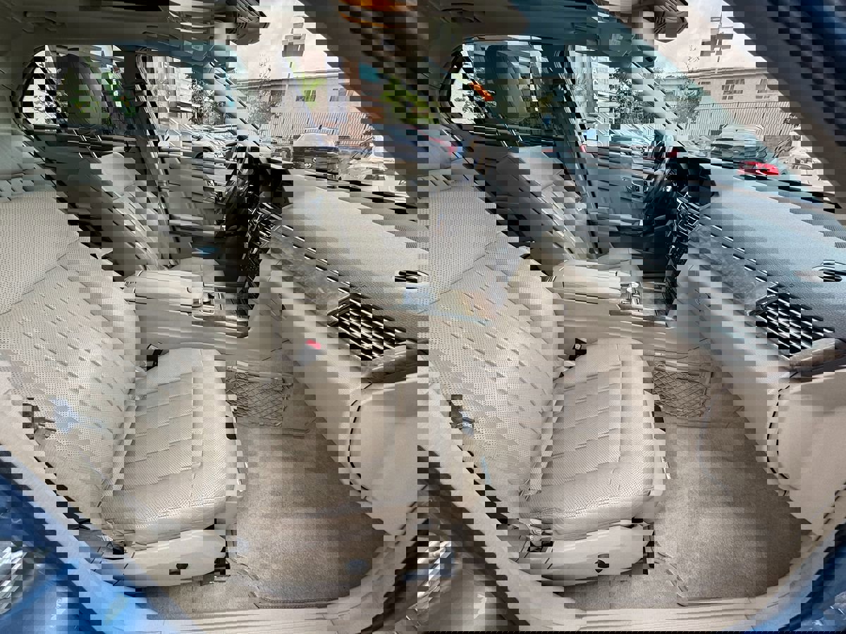 Used 2011 Mercedes-Benz E 550 Sedan image 7