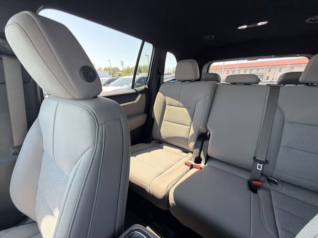 New 2026 GMC Acadia Elevation w/ Super Cruise Package FWD image 12