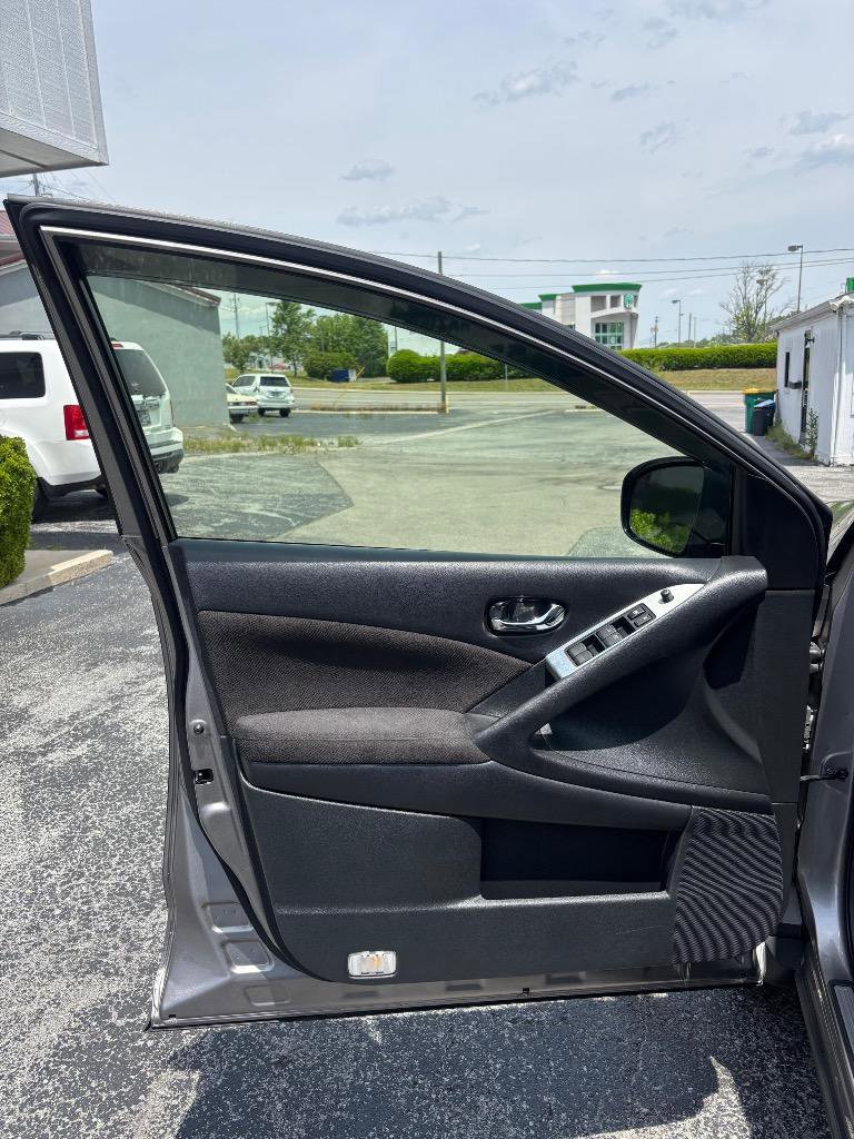 Used 2012 Nissan Murano SV FWD image 11
