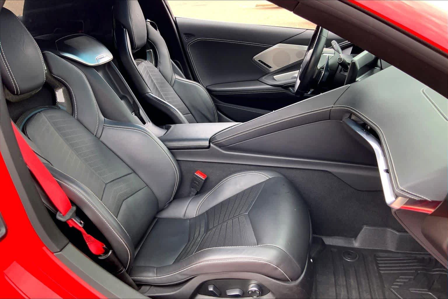 Used 2021 Chevrolet Corvette Stingray Preferred Cpe w/ Z51 Performance Package RWD image 9