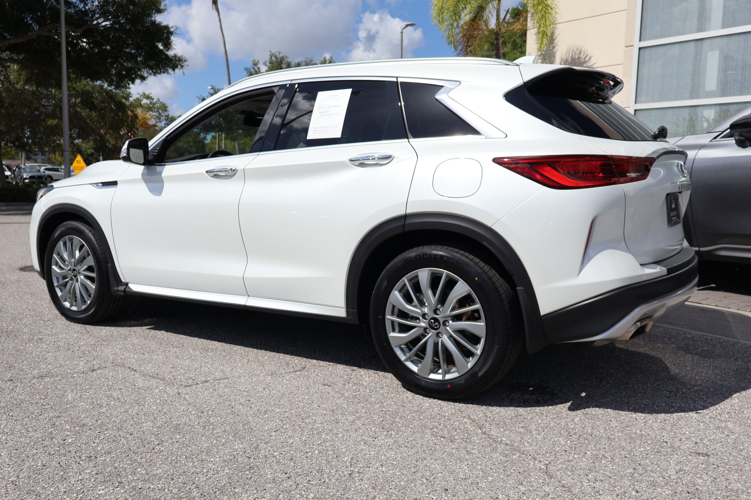 Certified 2023 INFINITI QX50 Luxe FWD image 7