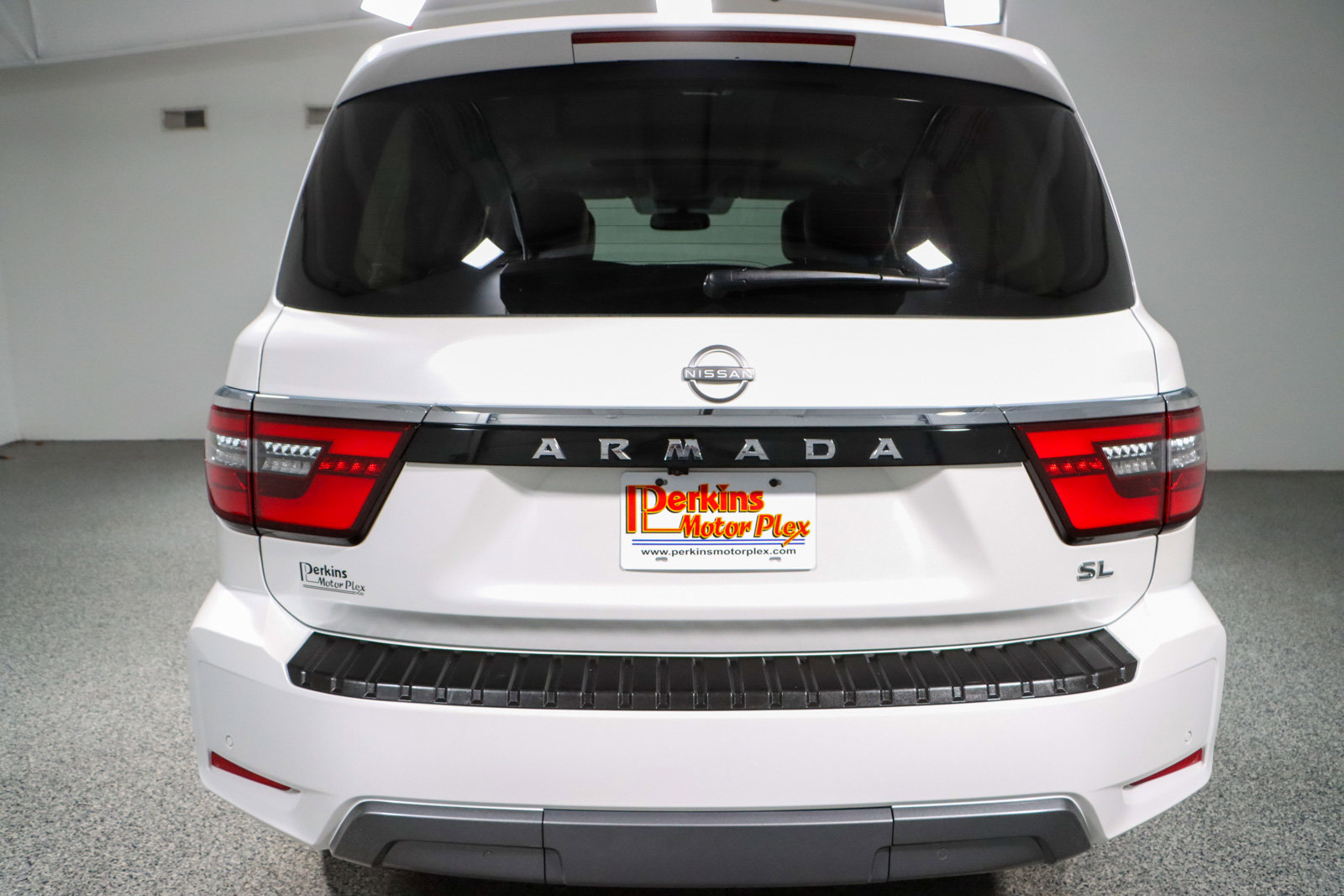 Used 2024 Nissan Armada SL w/ Captain's Chairs Package image 8