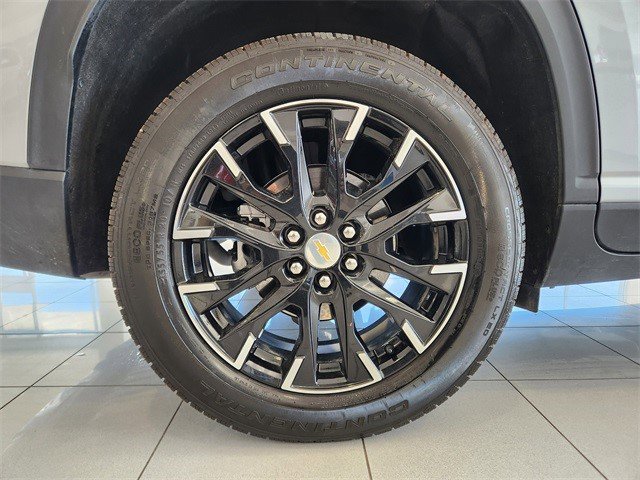 Certified 2025 Chevrolet Traverse LT w/ Sun and Wheel Package image 13