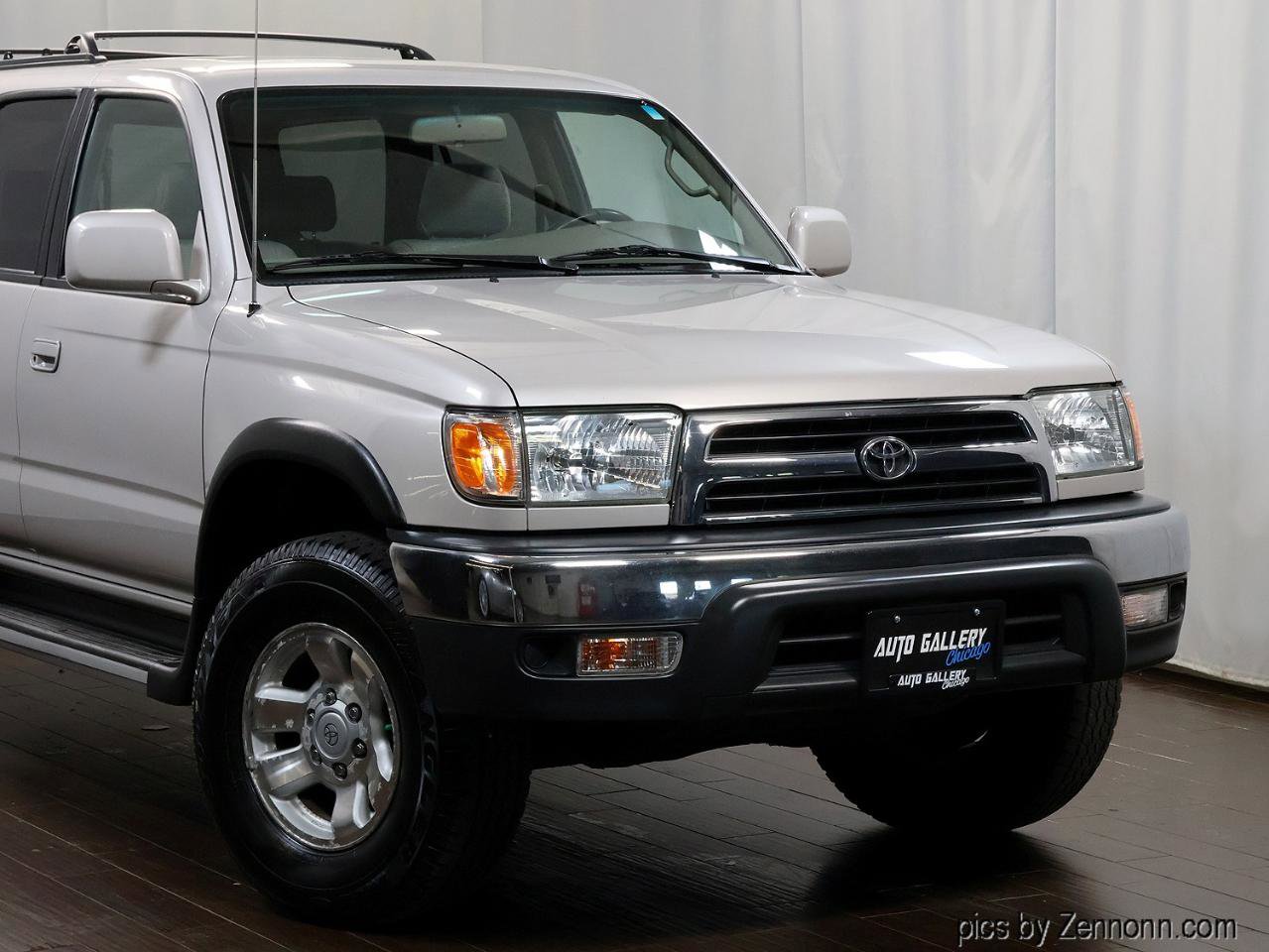 Used 1999 Toyota 4Runner SR5 AWD/4WD image 2