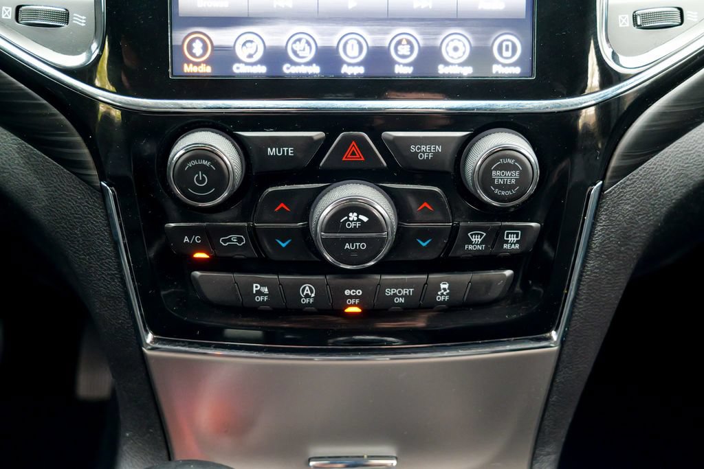 Used 2021 Jeep Grand Cherokee Laredo X AWD/4WD image 48