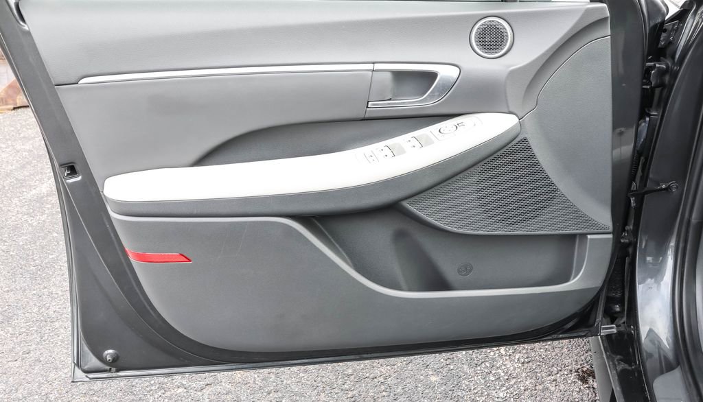 Used 2023 Hyundai Sonata SEL w/ Preferred Accessory Package image 26