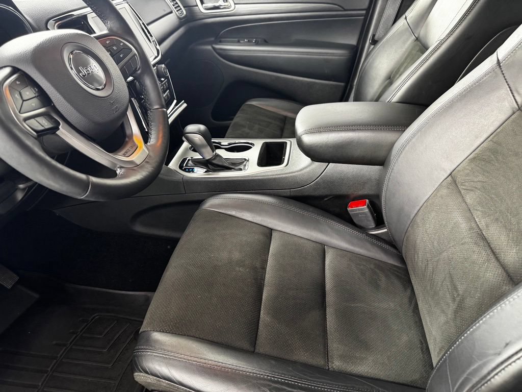 Used 2021 Jeep Grand Cherokee Laredo AWD/4WD image 14