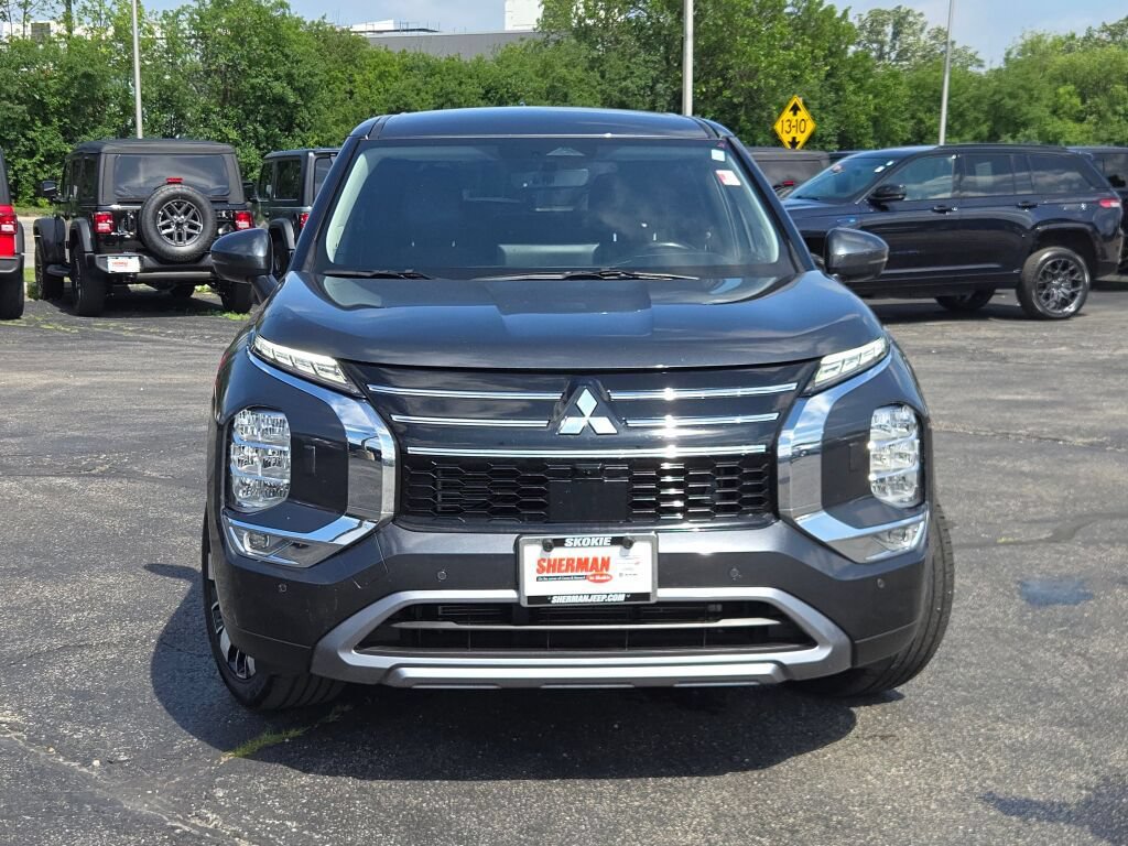 Used 2025 Mitsubishi Outlander SE AWD/4WD image 5