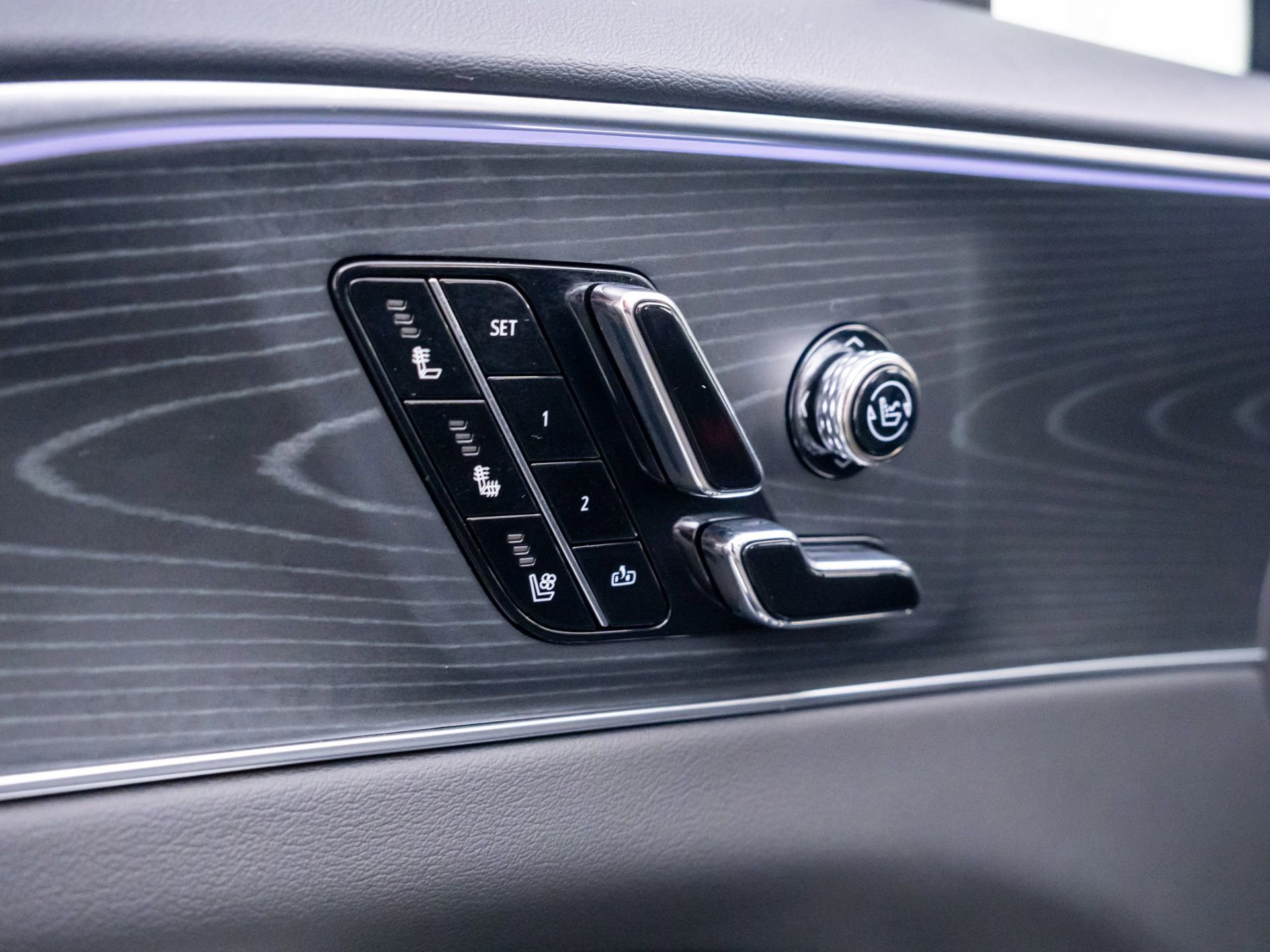 Used 2025 Cadillac Lyriq Luxury w/ LPO, Floor Liner Package image 16