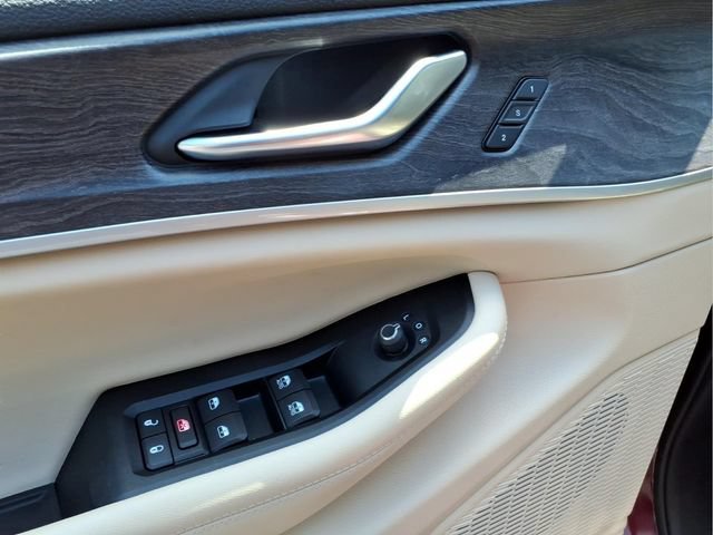 Used 2023 Jeep Grand Cherokee Limited AWD/4WD image 18