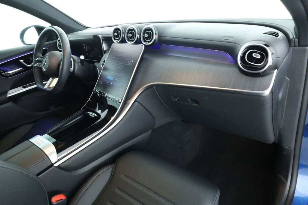 Used 2024 Mercedes-Benz GLC 300 4MATIC w/ AMG Line image 23