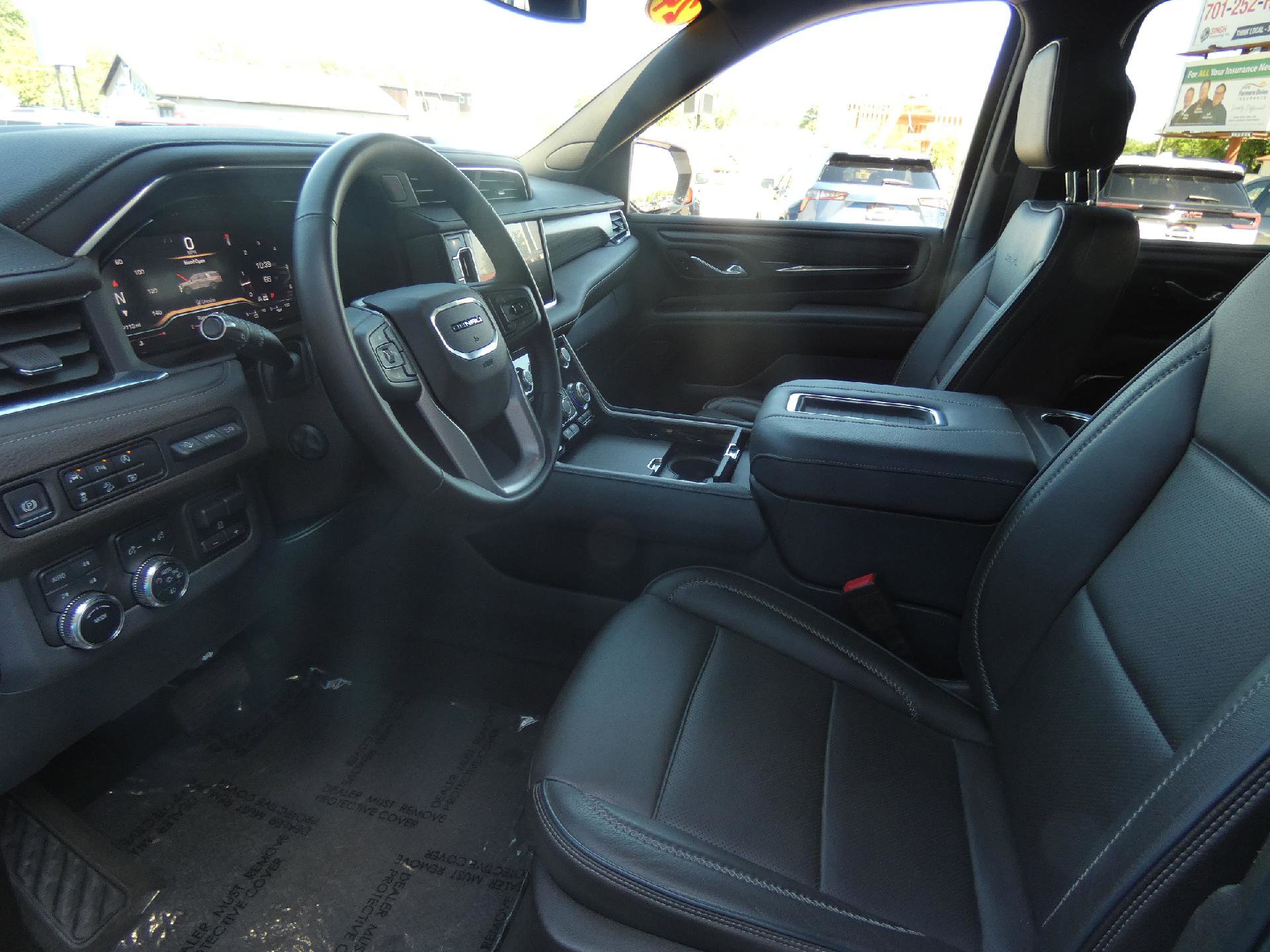 Used 2024 GMC Yukon XL Denali AWD/4WD image 12