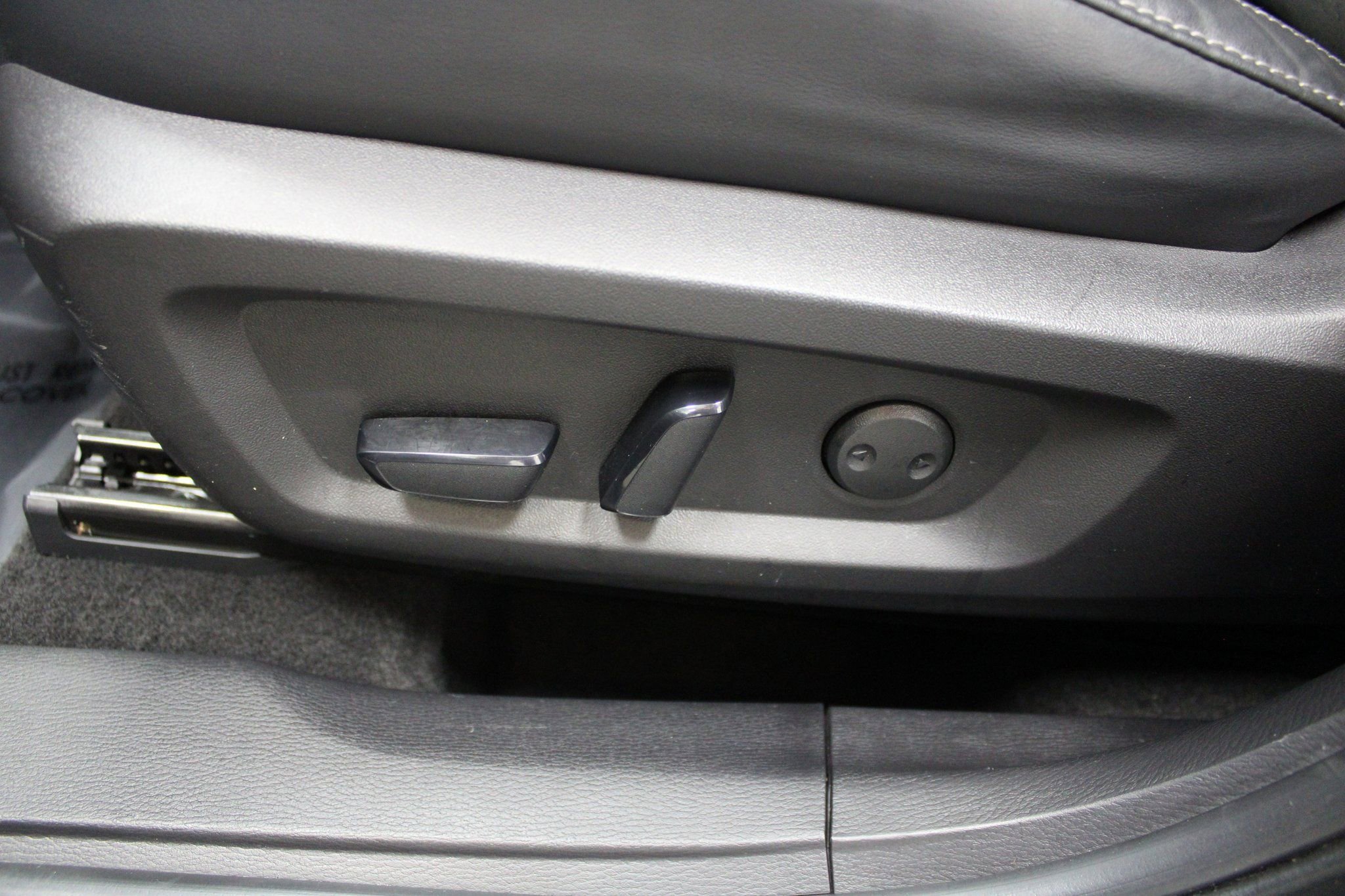 Used 2023 Mitsubishi Outlander SE image 13