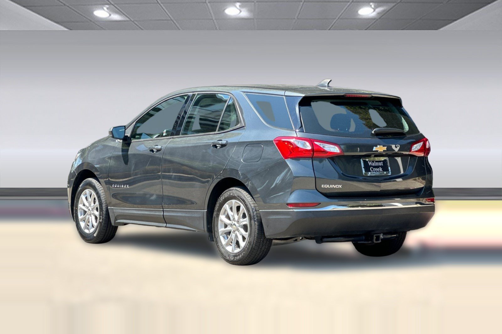 Used 2018 Chevrolet Equinox LS FWD image 3