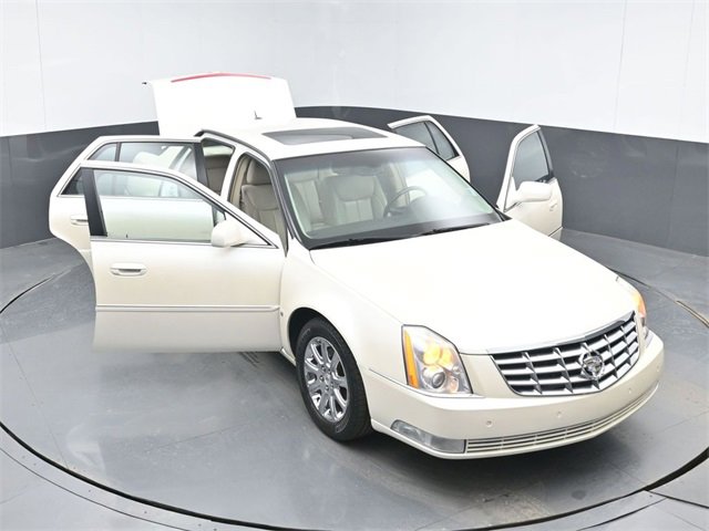 Used 2008 Cadillac DTS w/ Sun And Sound Package image 50
