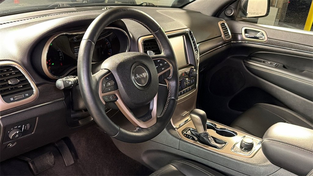 Used 2017 Jeep Grand Cherokee Limited image 27