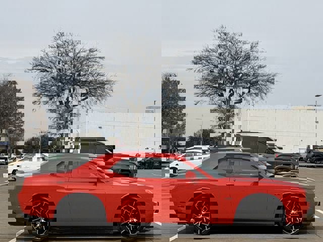 Used 2018 Dodge Challenger R/T Plus image 3