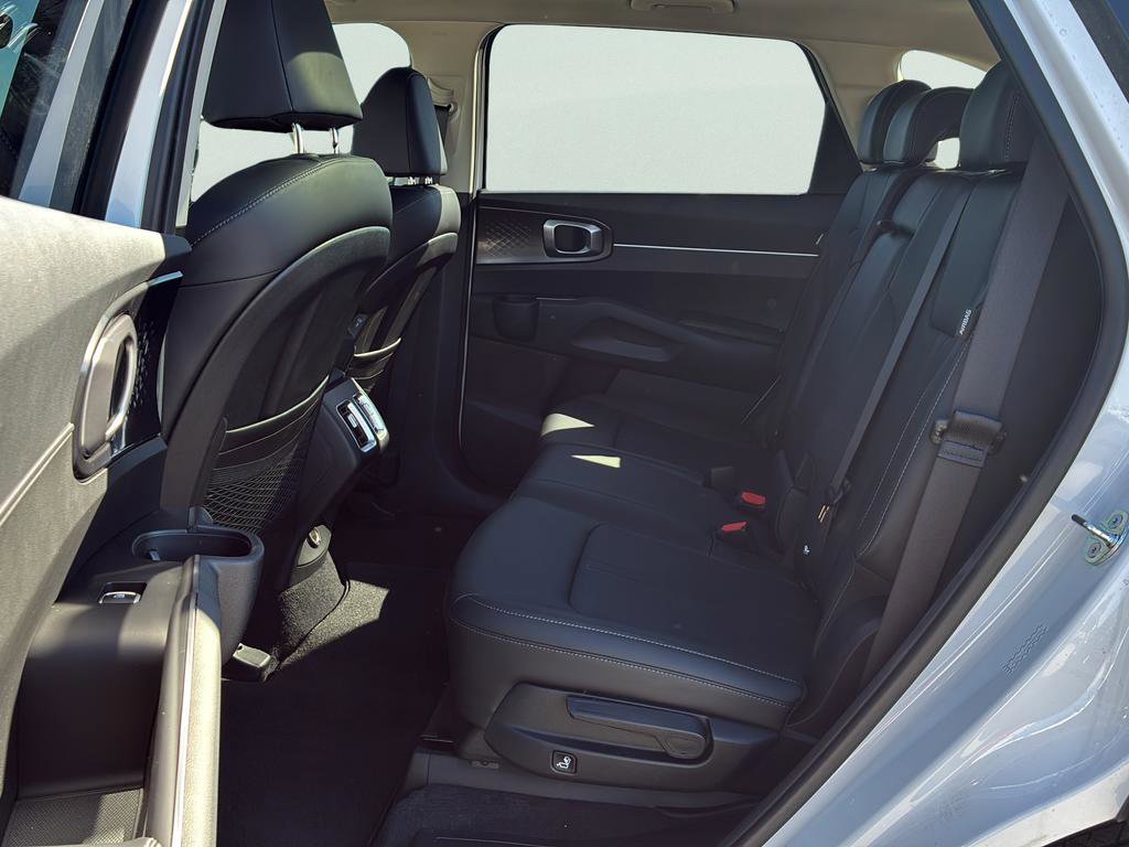 New 2025 Kia Sorento S w/ Panoramic Sunroof Package image 13
