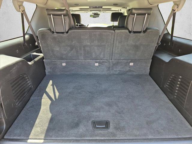 Used 2018 GMC Yukon XL SLT w/ Open Road Package AWD/4WD image 6