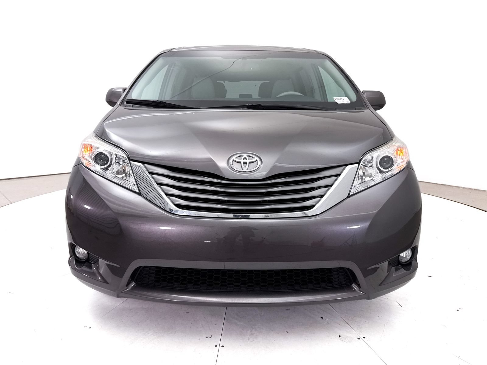 Used 2014 Toyota Sienna XLE w/ XLE Premium Package AWD/4WD image 14
