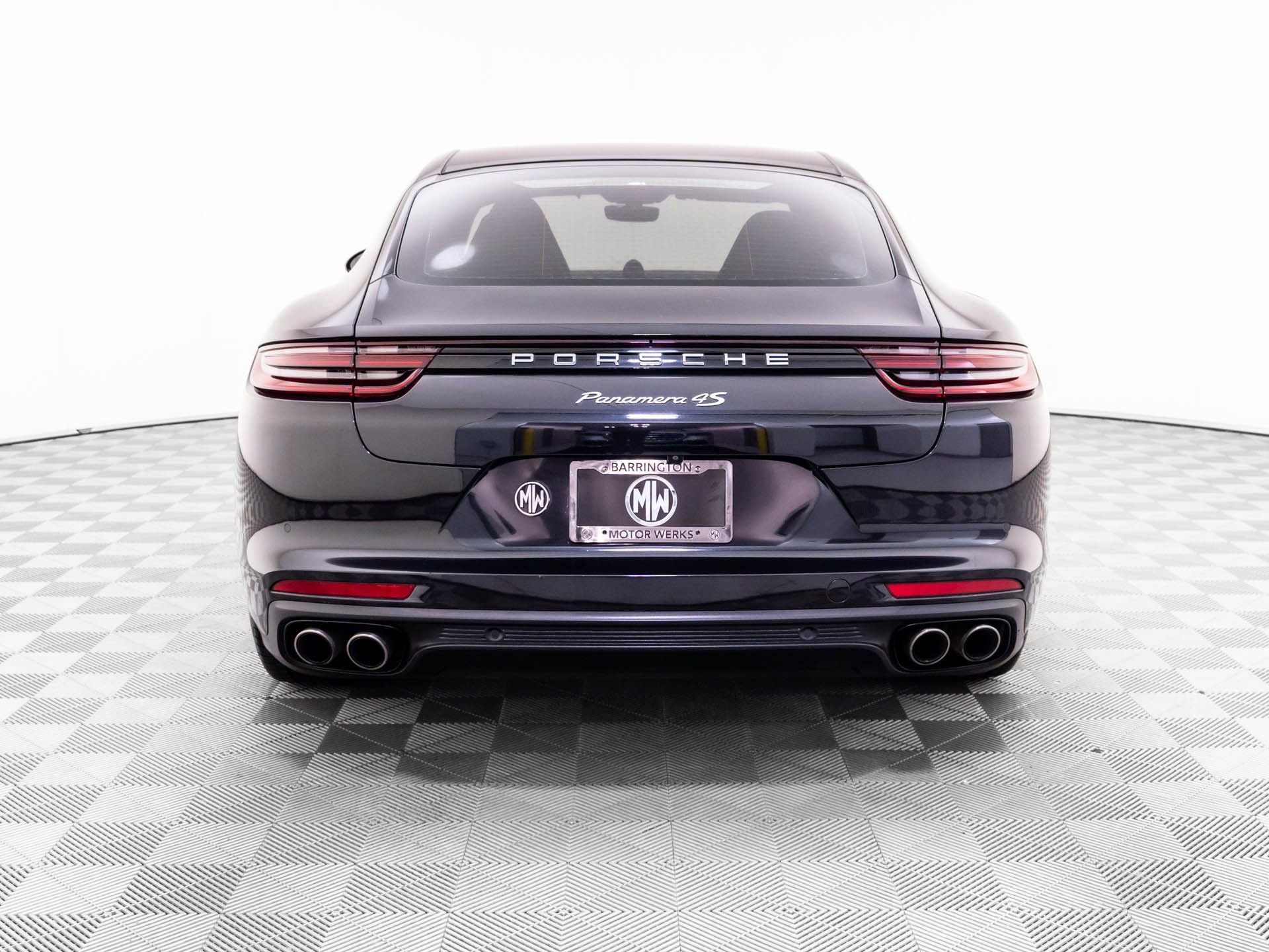 Used 2017 Porsche Panamera 4S image 9