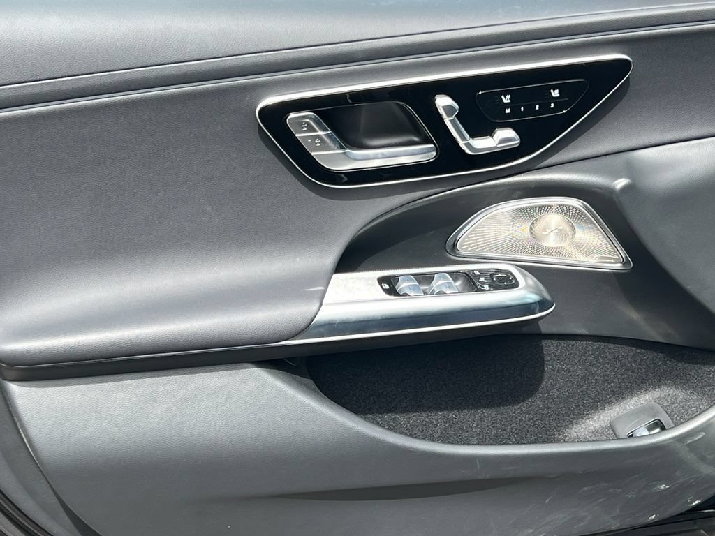 New 2025 Mercedes-Benz E 350 4MATIC Sedan image 14