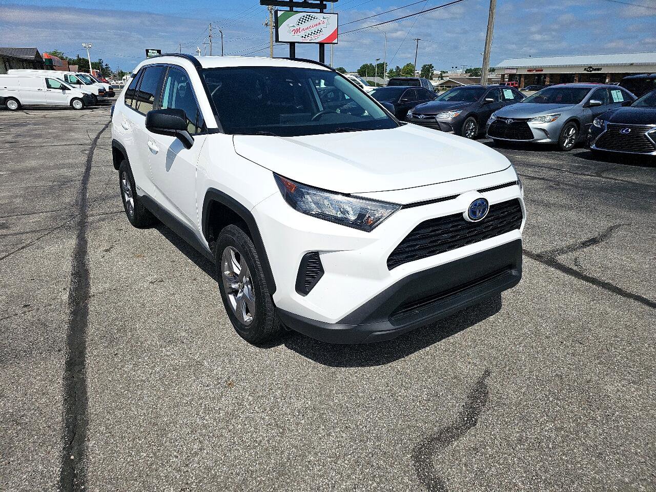 Used 2022 Toyota RAV4 LE image 4