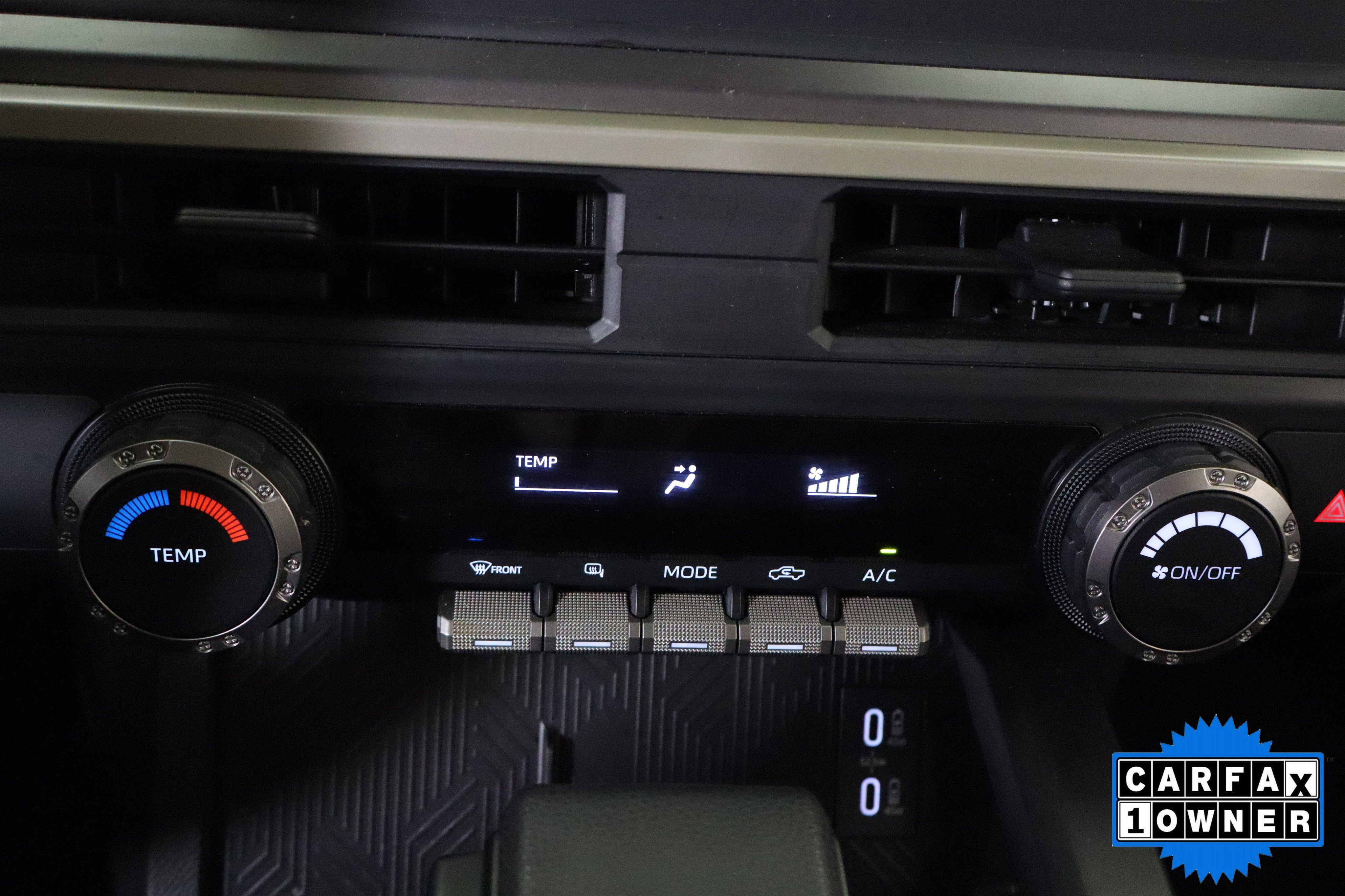 Used 2025 Toyota Tacoma SR5 AWD/4WD image 26