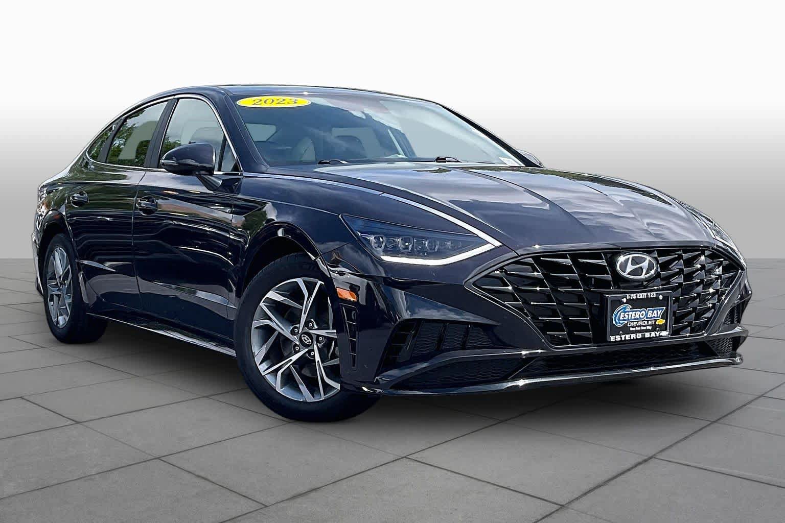 Used 2023 Hyundai Sonata SEL FWD image 3