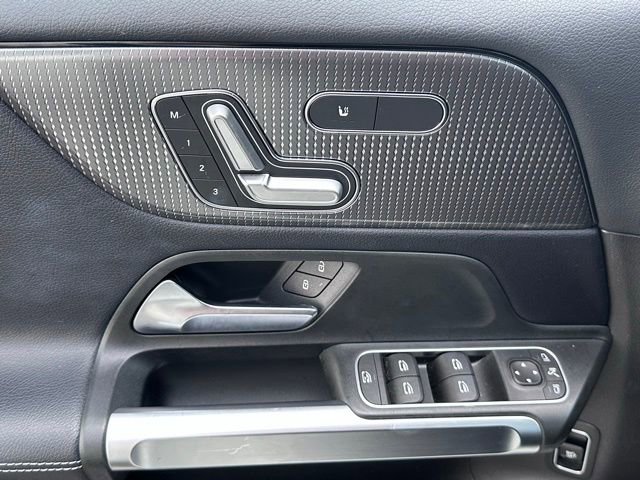 Used 2020 Mercedes-Benz GLB 250 4MATIC image 18