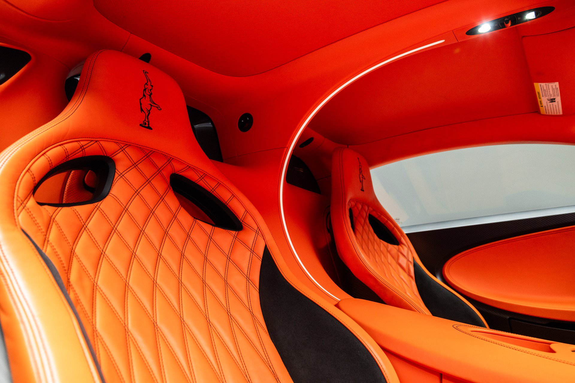 Used 2024 Bugatti Chiron Super Sport AWD/4WD image 31