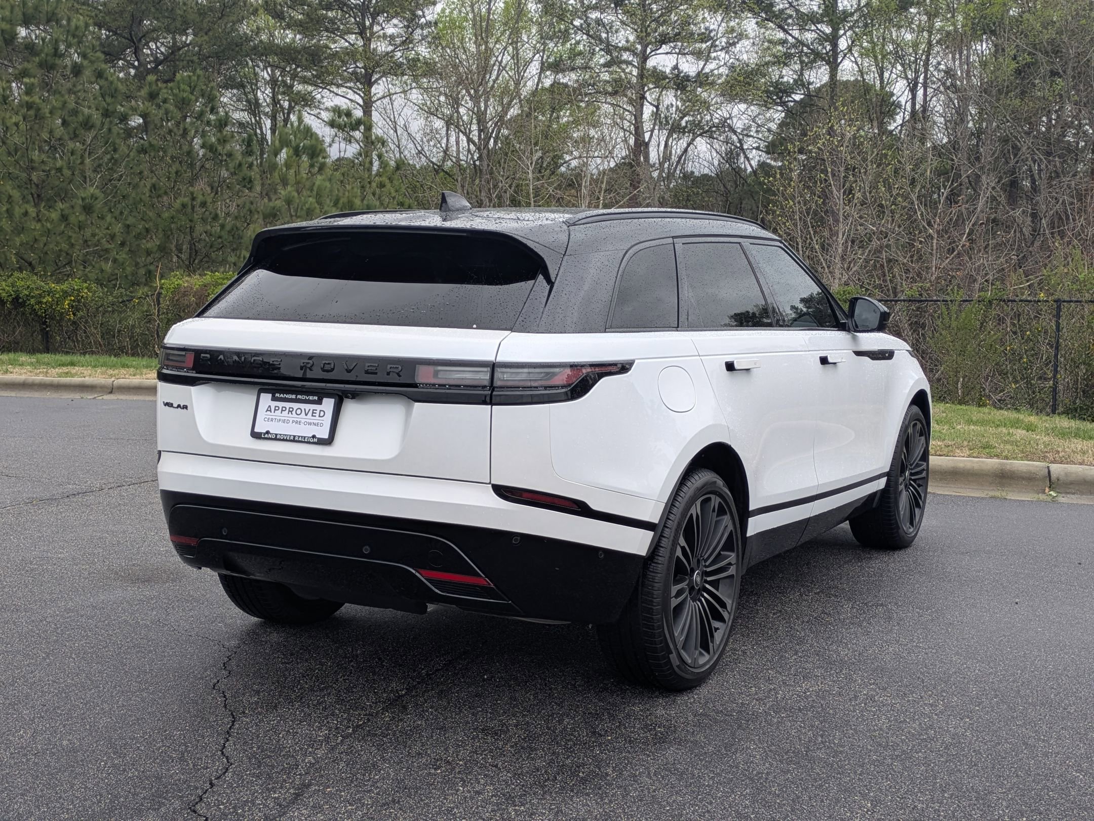 Certified 2026 Land Rover Range Rover Velar Dynamic SE image 5