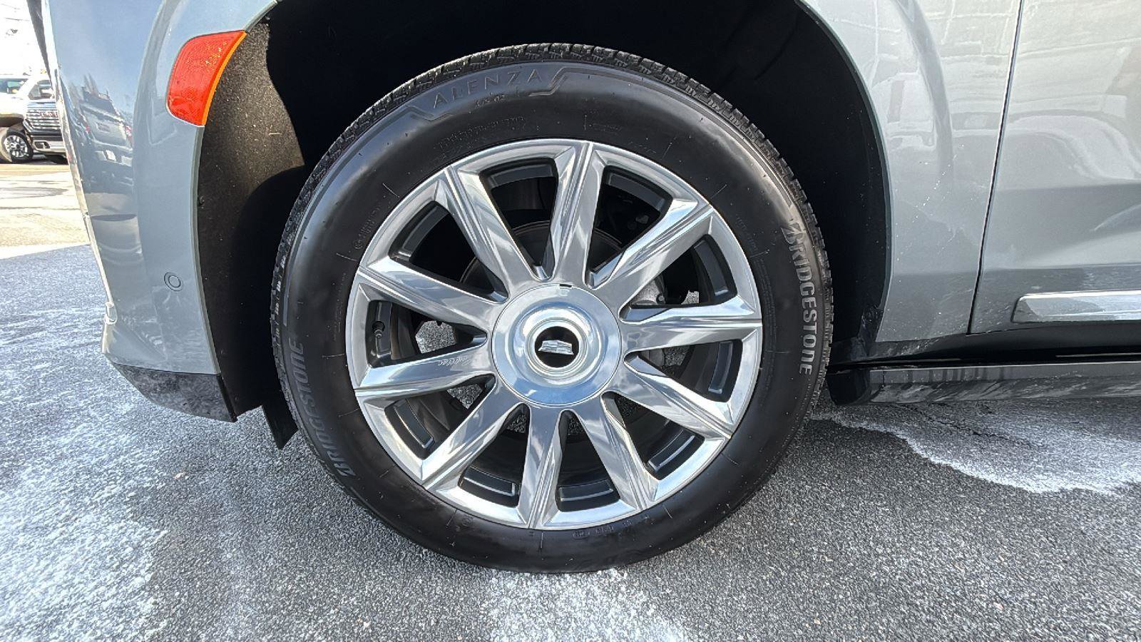 Certified 2024 Cadillac Escalade ESV Premium Luxury Platinum w/ Heavy-Duty Trailer Package image 10