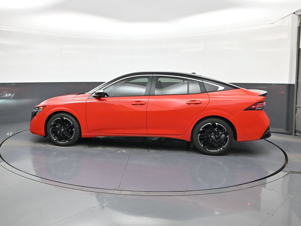 New 2026 Nissan Sentra SR w/ SR Premium Package FWD image 5