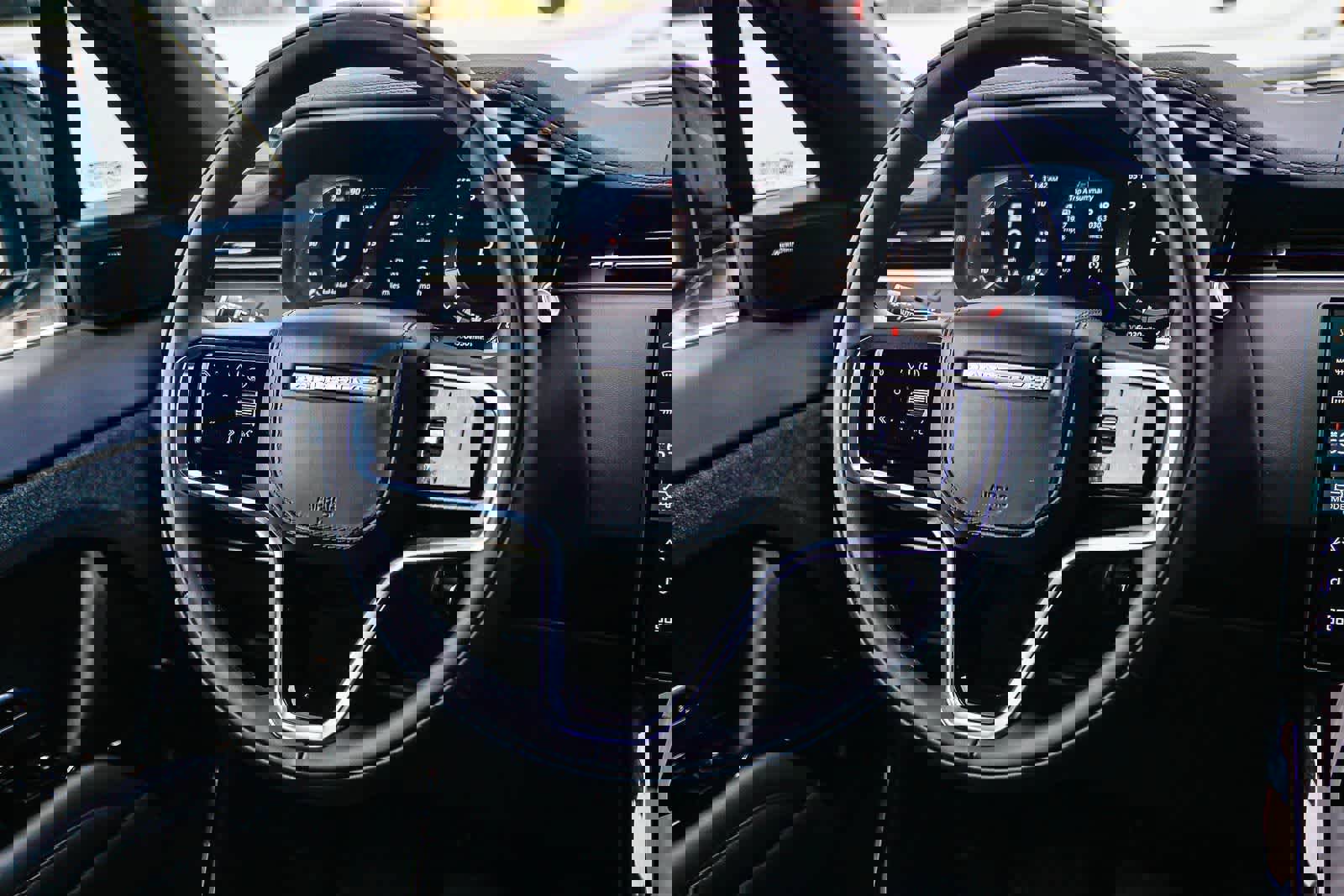 Used 2025 Land Rover Range Rover Sport SE image 15