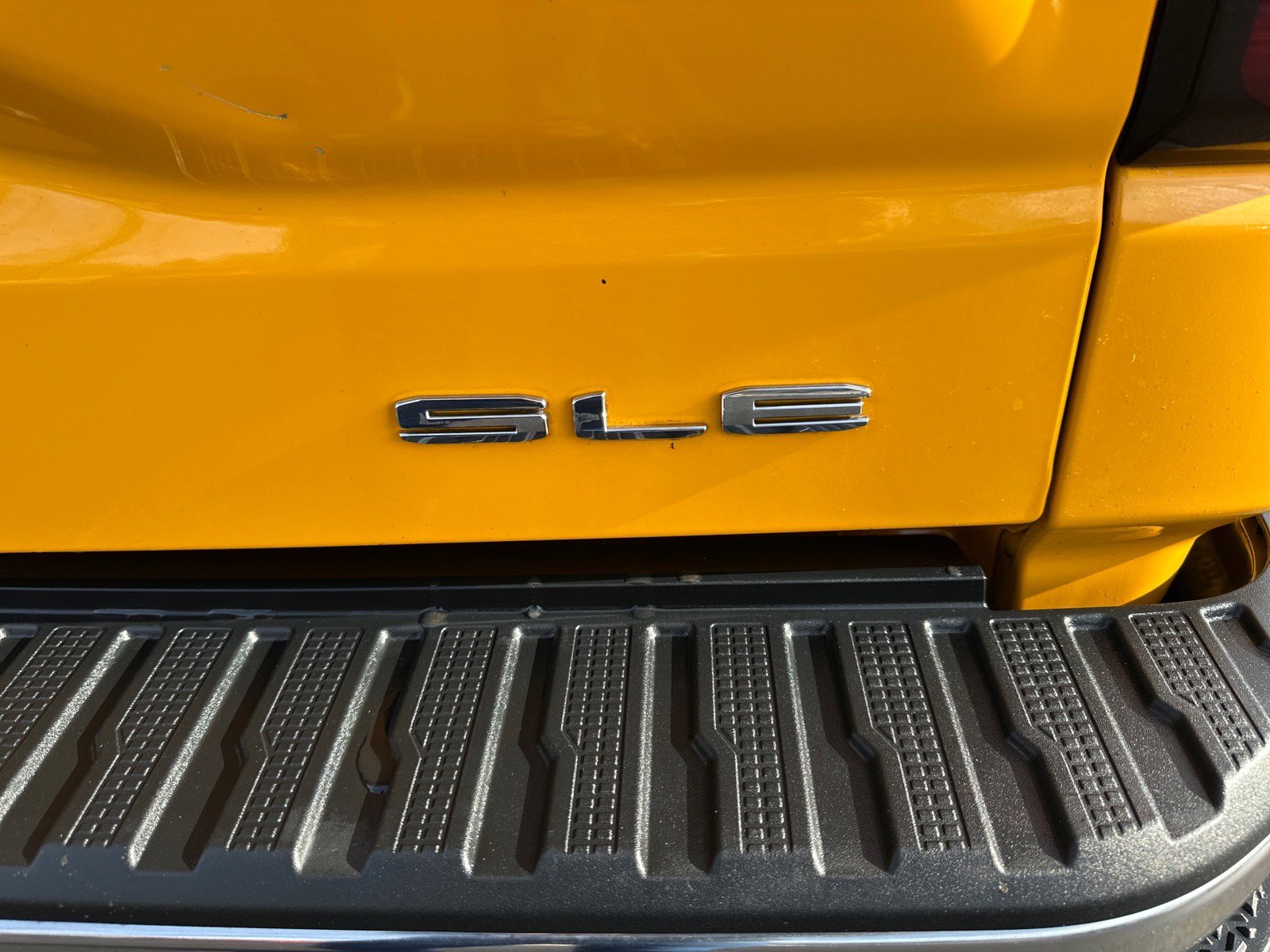 Used 2020 GMC Sierra 1500 SLE w/ SLE Convenience Package image 5