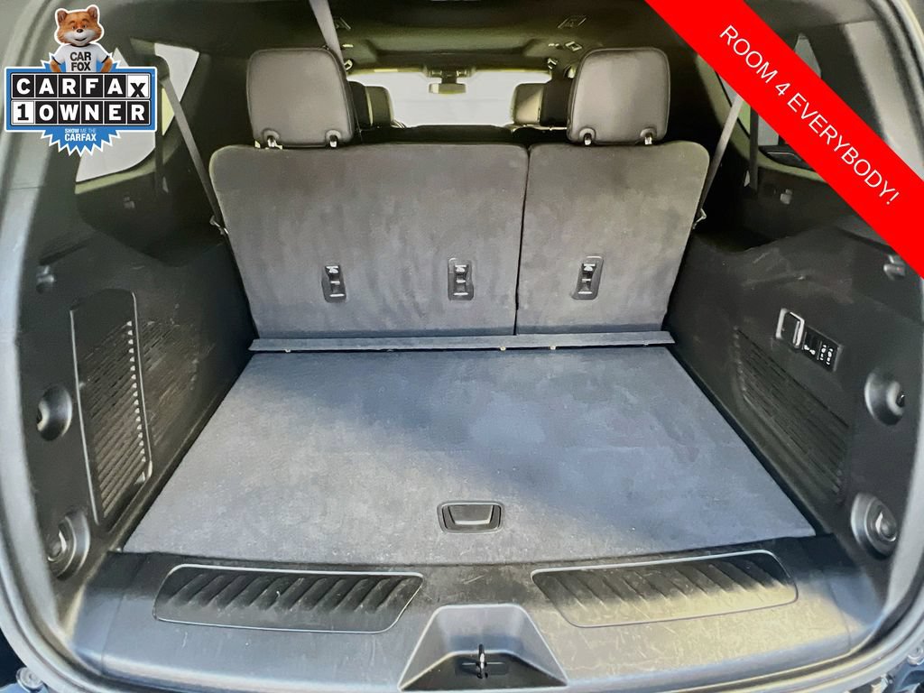 Used 2022 Chevrolet Suburban LT w/ Luxury Package RWD image 28