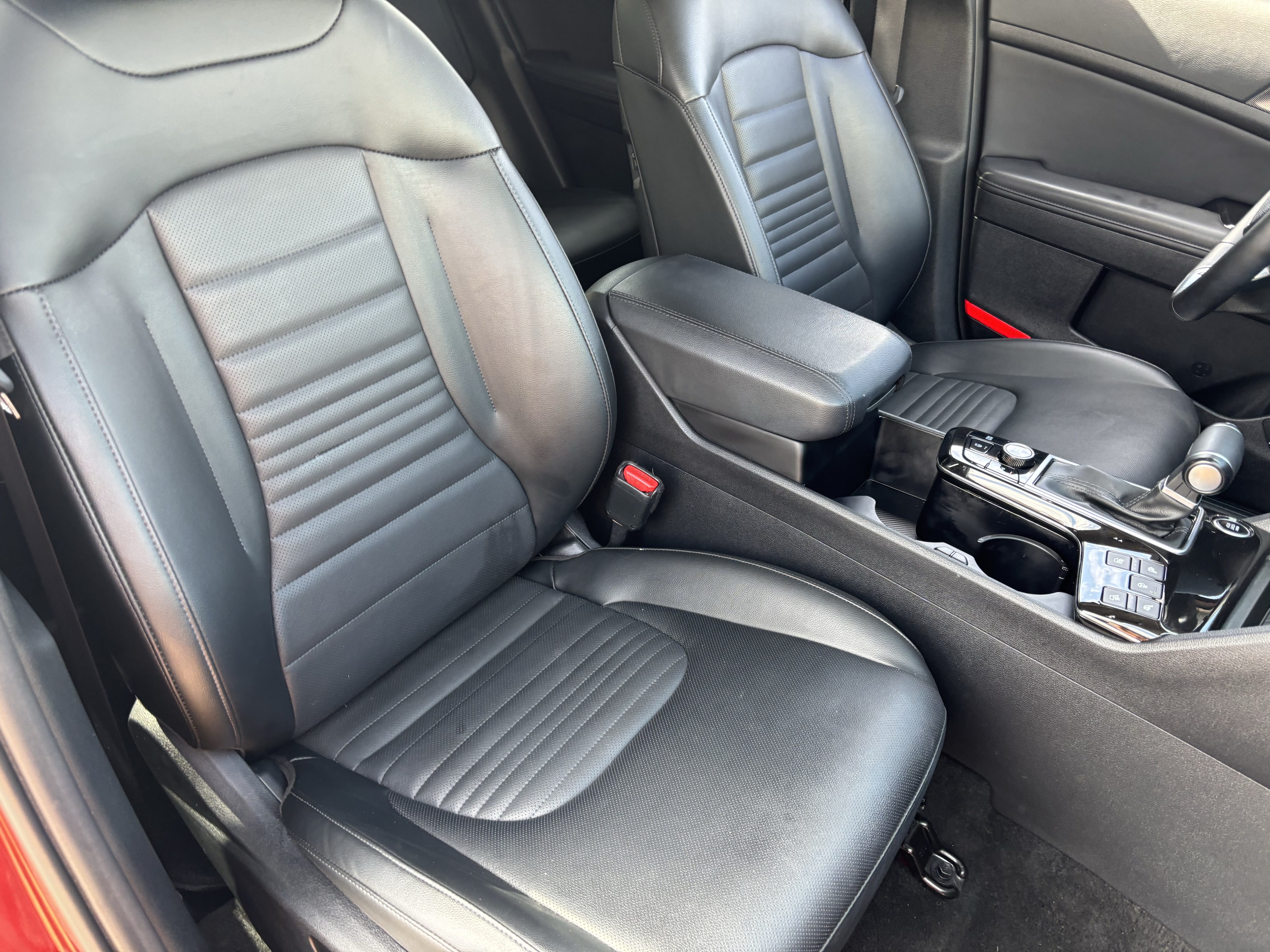 Certified 2024 Kia Sportage SX FWD image 8
