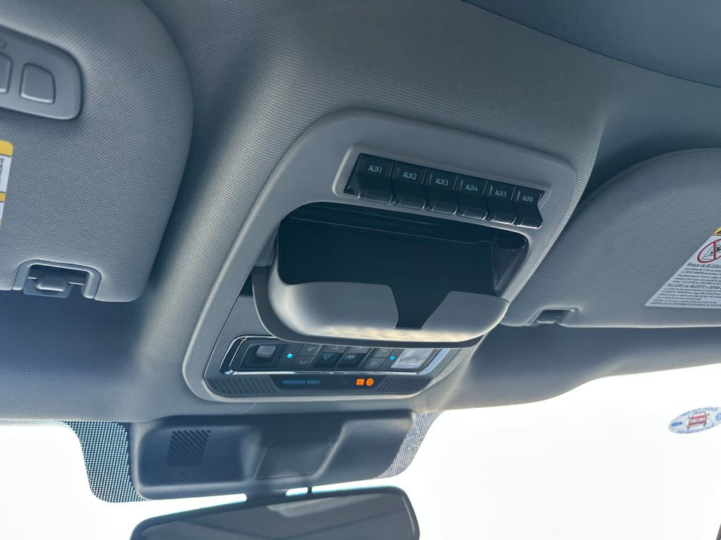 New 2026 Ford F250 Lariat w/ Black Appearance Package image 75