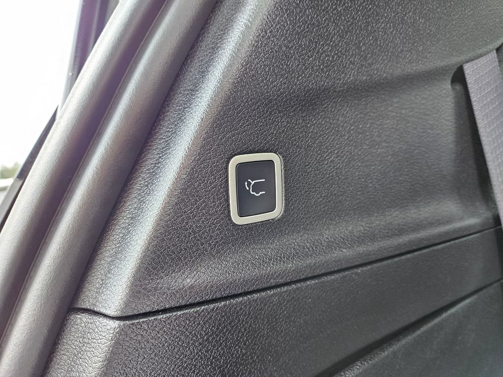 Used 2025 Chrysler Pacifica Limited FWD image 14