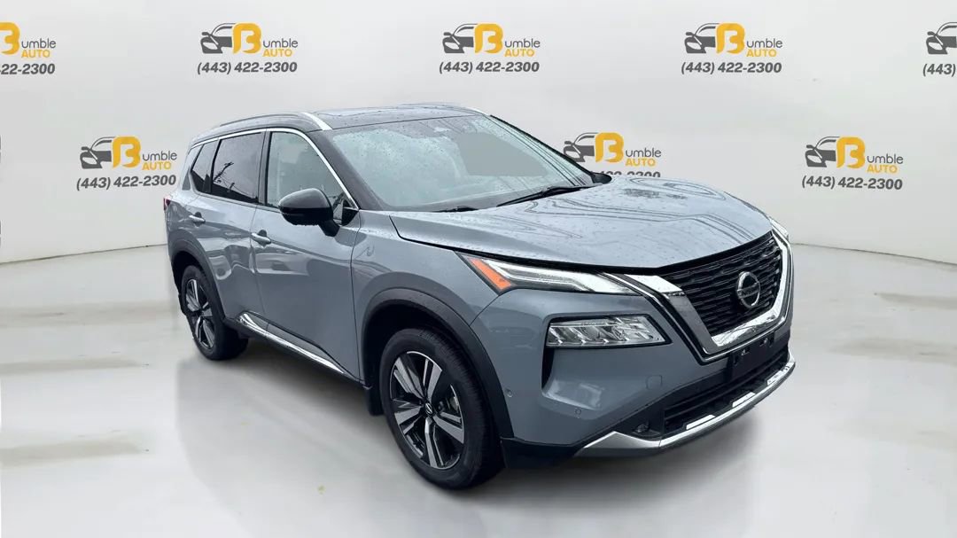Used 2021 Nissan Rogue Platinum image 3