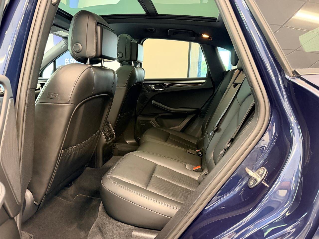 Used 2015 Porsche Macan S AWD/4WD image 23