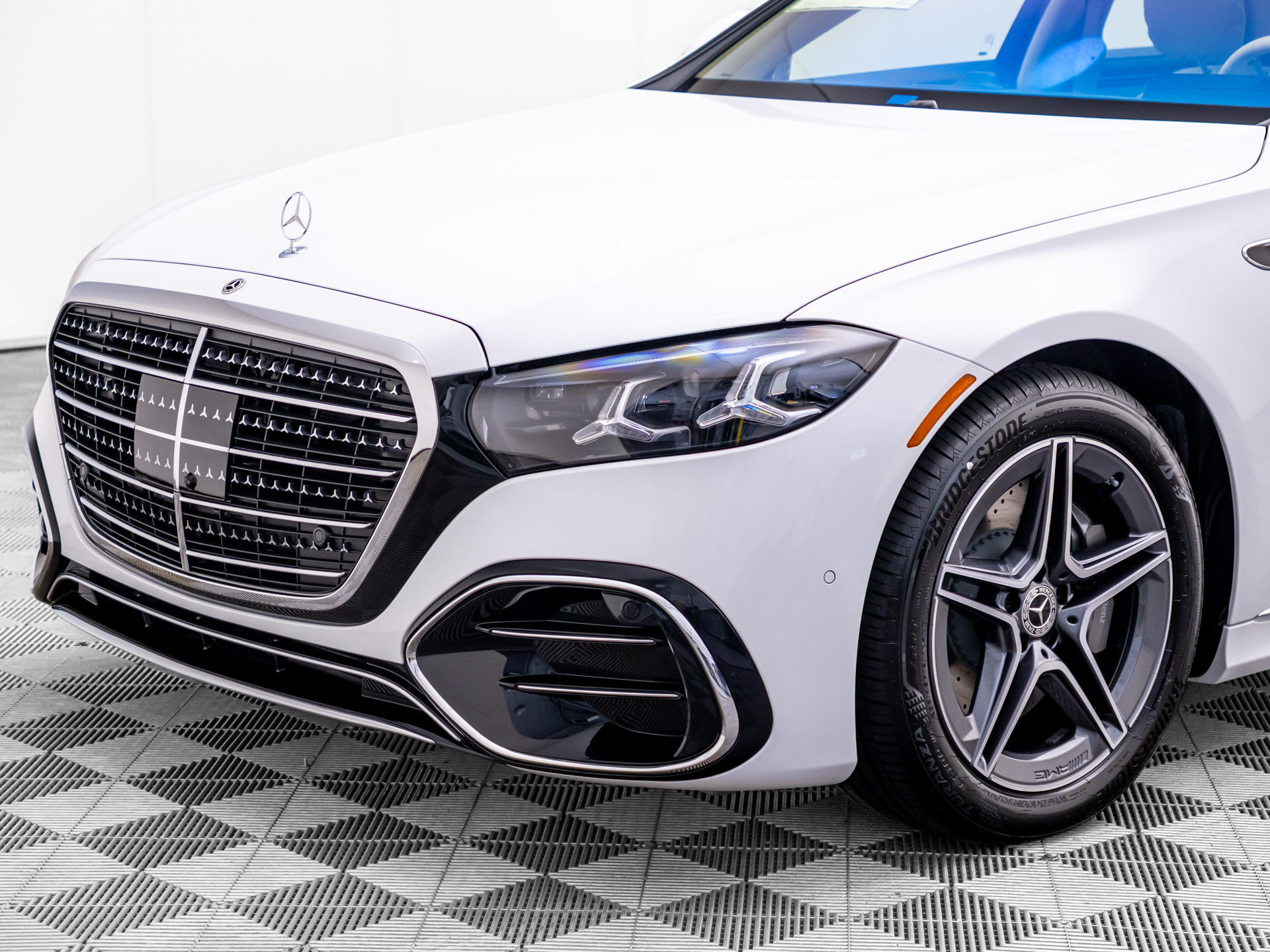 New 2027 Mercedes-Benz S 580 4MATIC Sedan image 40