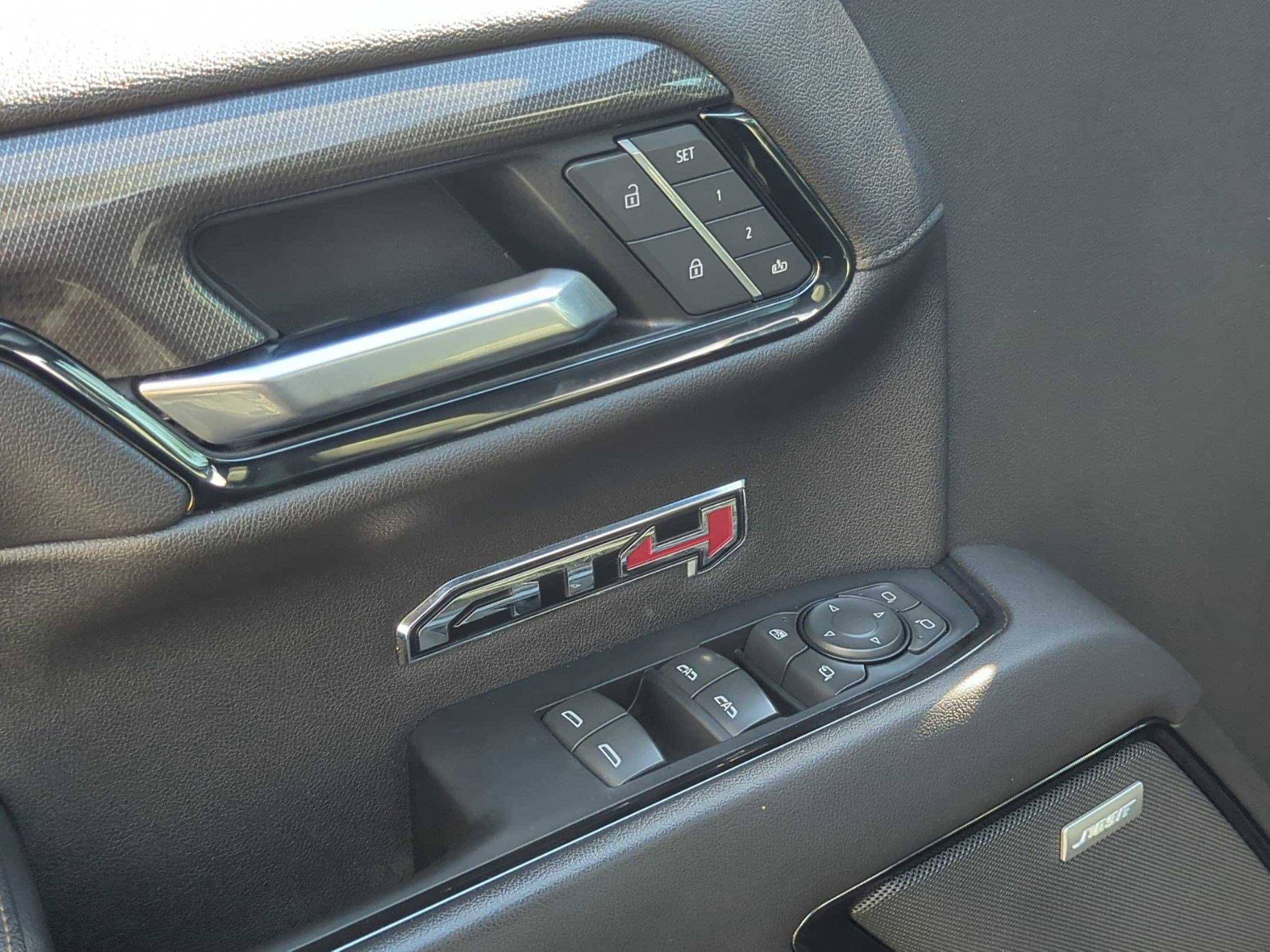 Used 2022 GMC Sierra 1500 AT4 w/ AT4 Premium Package image 15