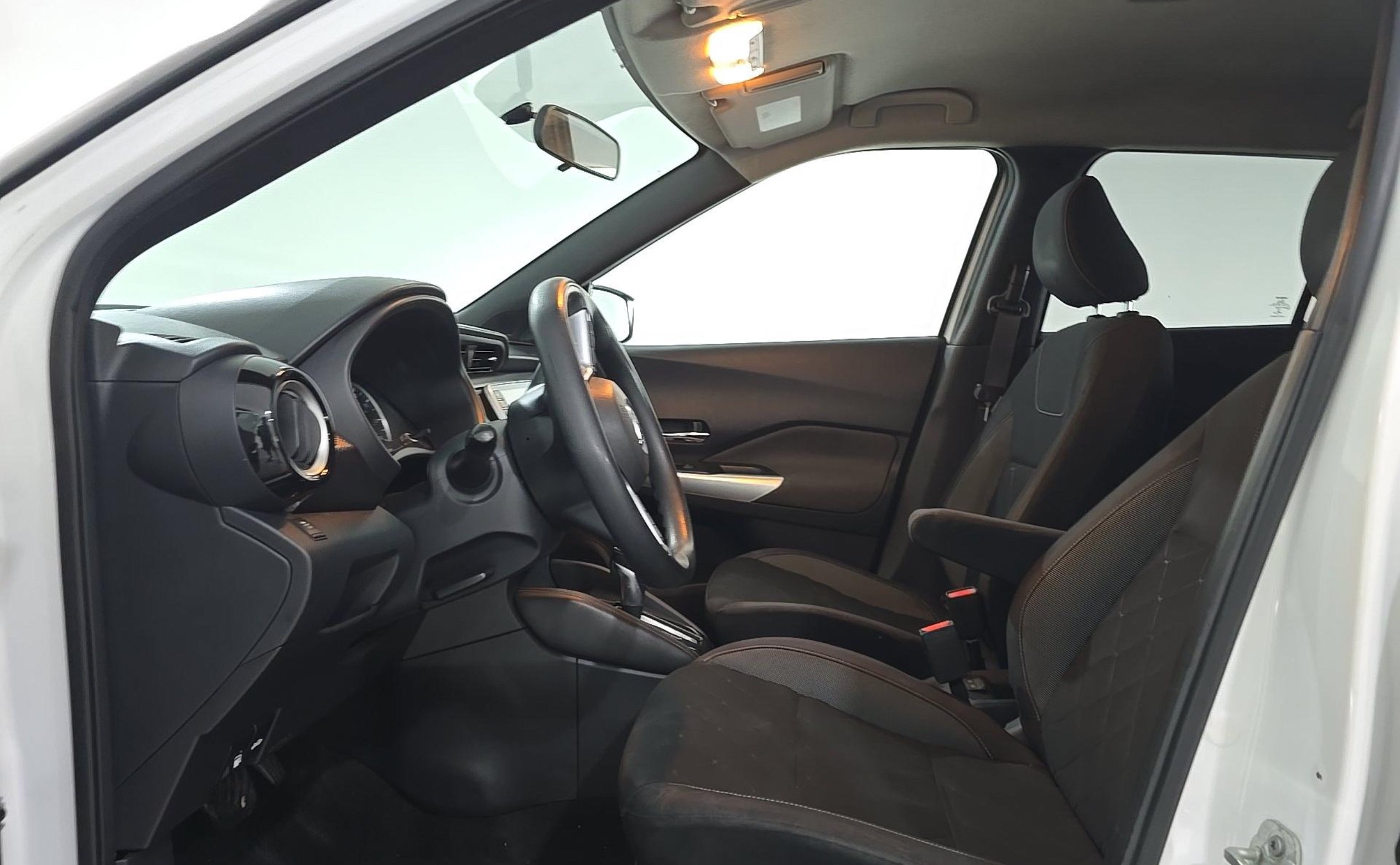 Used 2019 Nissan Kicks SV FWD image 6