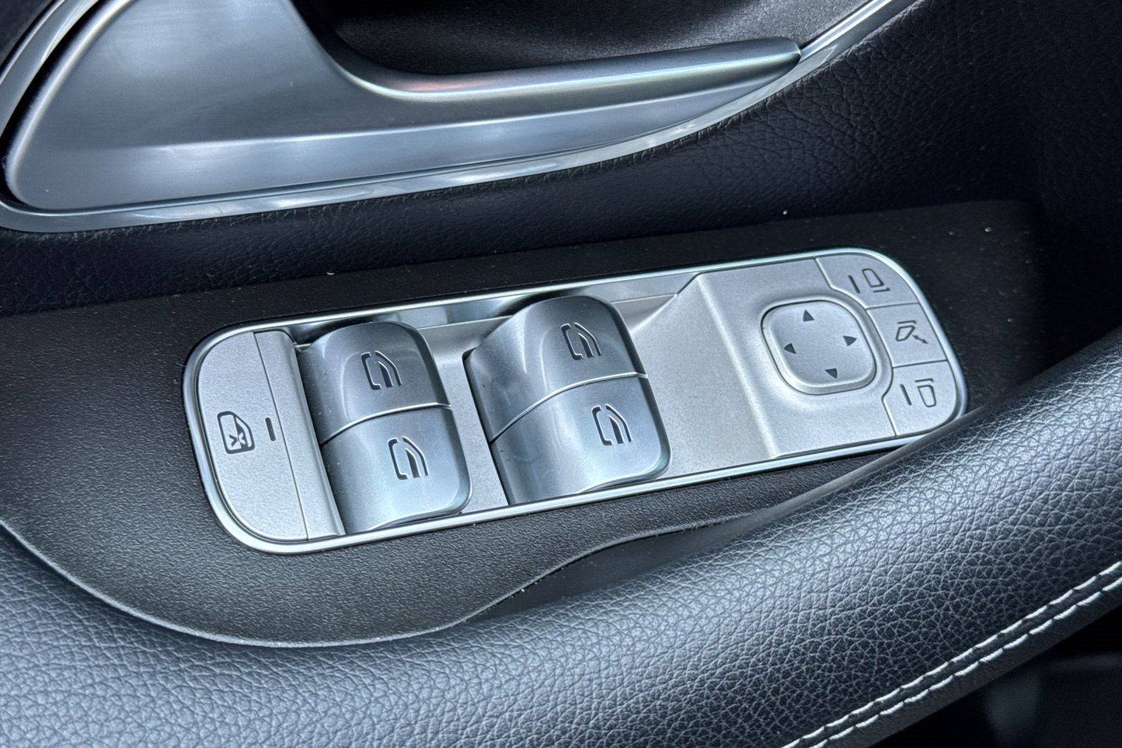 Used 2023 Mercedes-Benz GLE 450 4MATIC image 11